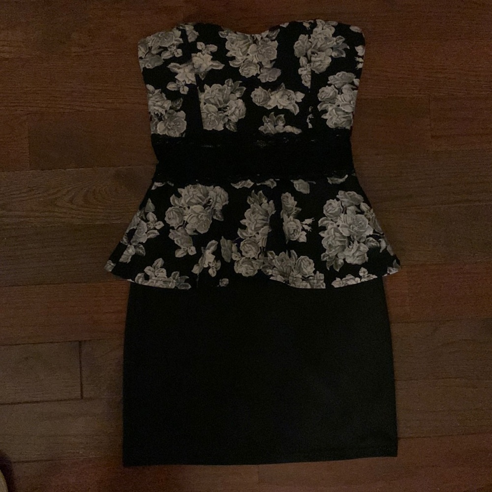 Mini black dress. Size S.